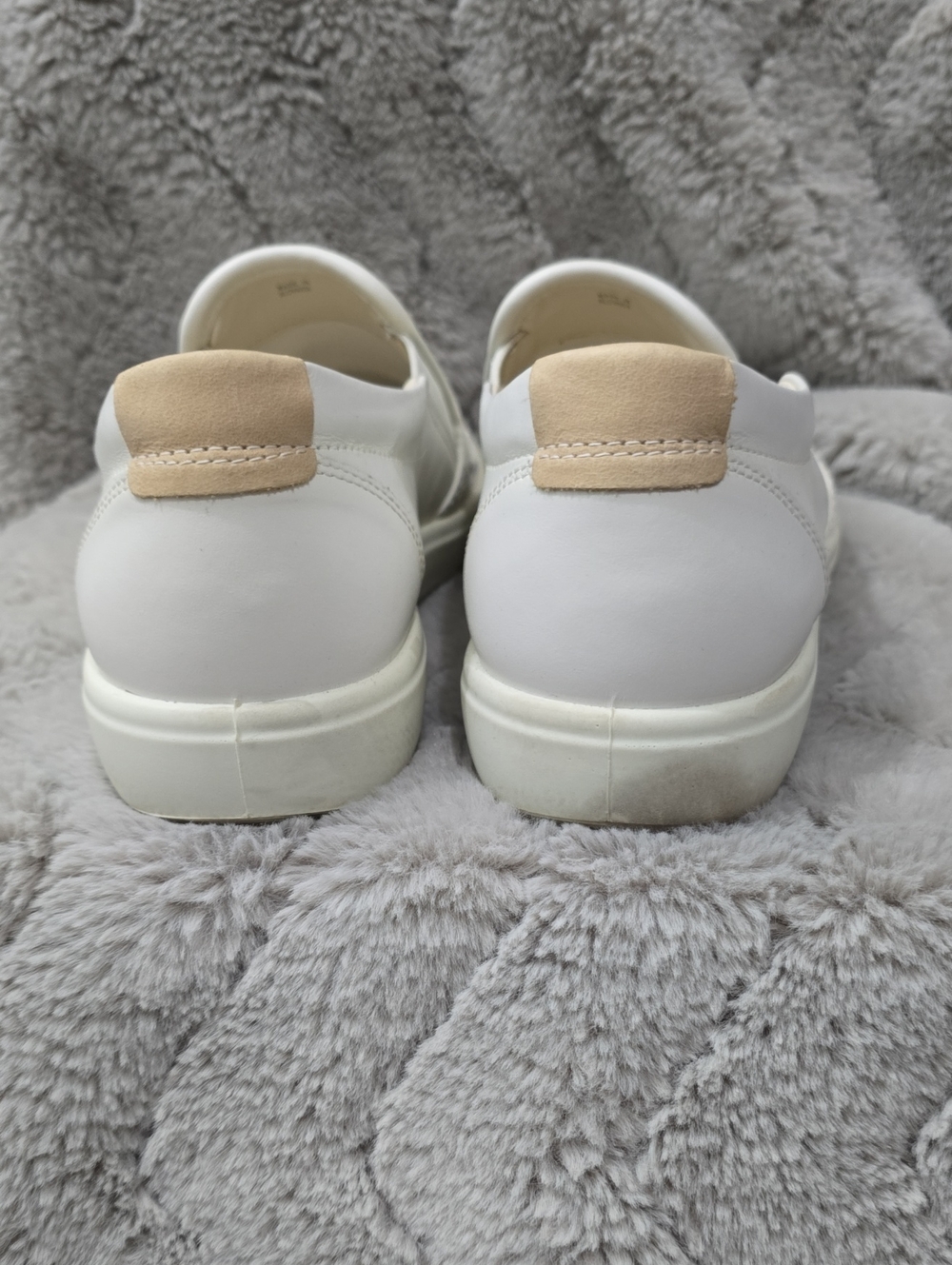 ECCO Soft 7Women's Woven Leather Slip-On - Picture 4 of 9
